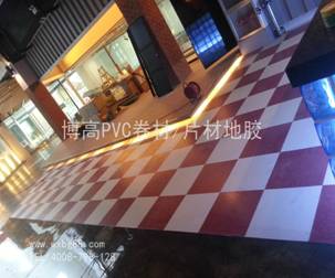 不一樣的地膠設(shè)計(jì)，不一樣的保齡球運(yùn)動(dòng)館